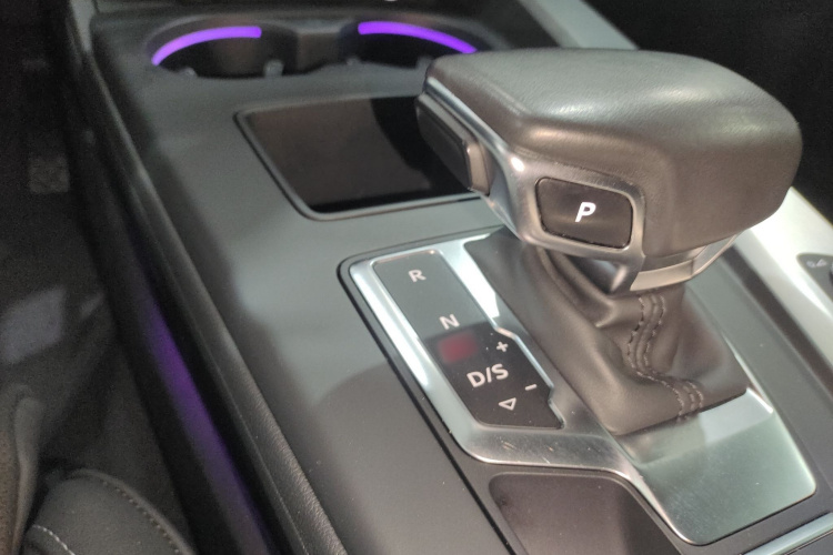 奥迪A4L 2020款 40 TFSI 豪华动感型局部细节18