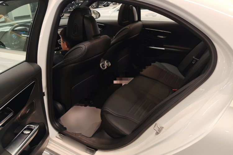 奔驰C级新能源 2023款 C 350 eL中控内饰21