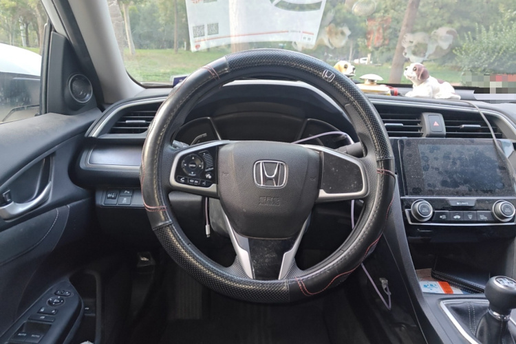 本田 思域 2016款 220TURBO 手动豪华版中控内饰13