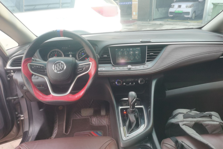 别克GL6 2019款 18T 6座互联尊贵型 国VI中控内饰12