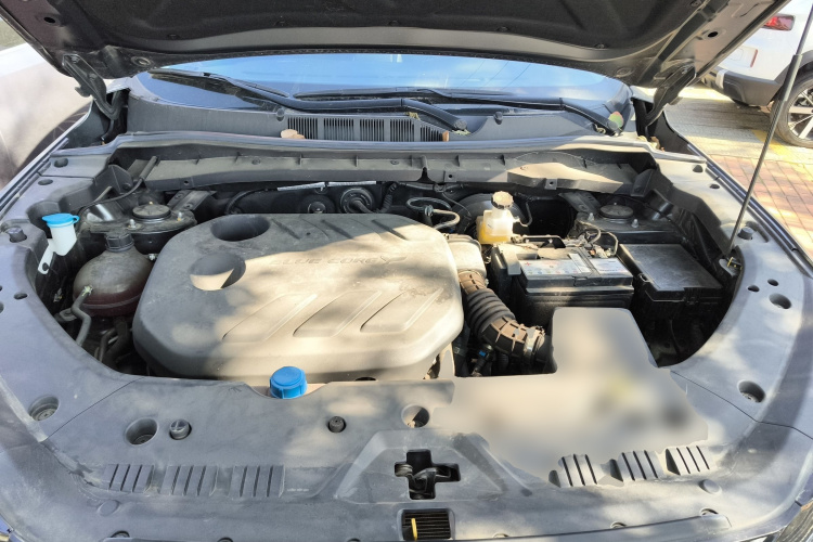 长安欧尚X7 PLUS 2023款 畅享版 1.5T自动尊贵型 7座机舱底盘24