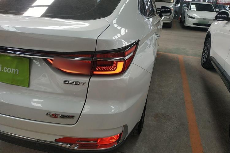 长安CS85 COUPE 2019款 2.0T 自动动版 国V车身外观9