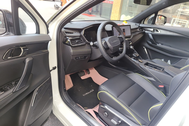 领克06 2023款 Remix 1.5T 劲Halo中控内饰20