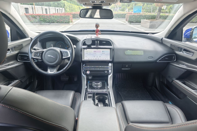 捷豹XEL 2019款 2.0T 200PS 尊享版中控内饰7003