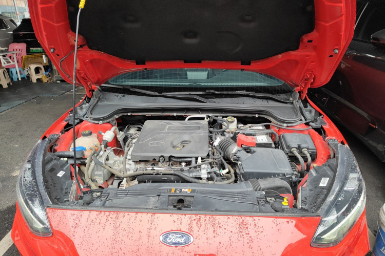 福特 福克斯 2020款 三厢 EcoBoost 180 自动ST Line局部细节24