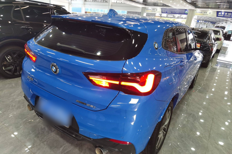 宝马X2 2020款 sDrive25i 领先型M运动套装车身外观7