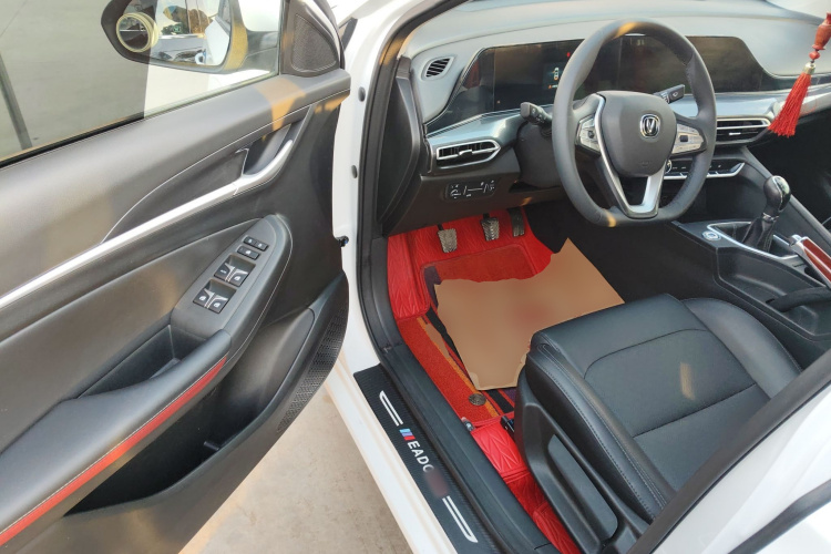 长安 逸动 2020款 PLUS 1.6L GDI 手动豪华型中控内饰20