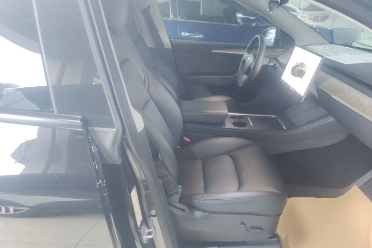 特斯拉 Model Y 2022款 改款 后轮驱动版局部细节41