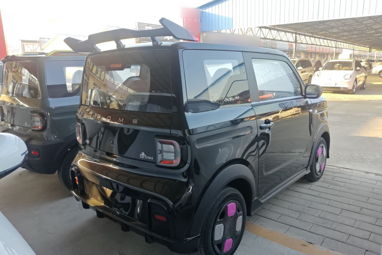 吉利银河 2025款 210km 熊猫卡丁车身外观7