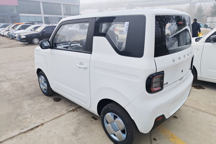 吉利银河 2024款 熊猫mini 200km 耐力熊车身外观4