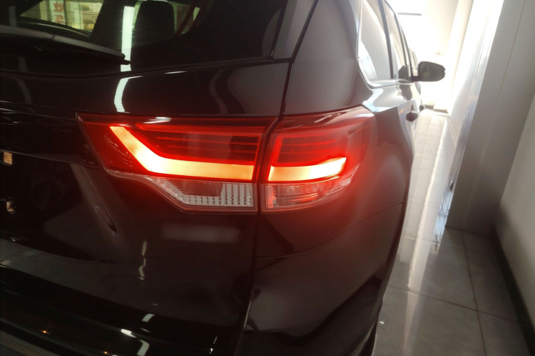 丰田 汉兰达 2018款 2.0T 两驱精英版 5座 国VI车身外观9