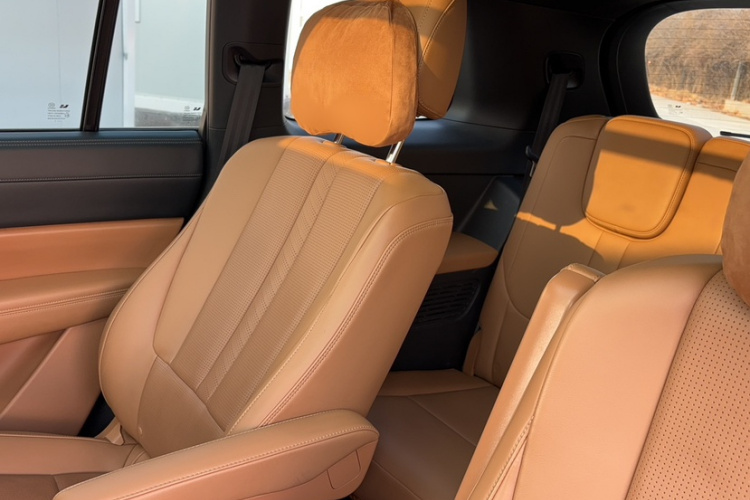 理想汽车 理想ONE 2021款 增程6座版中控内饰7005