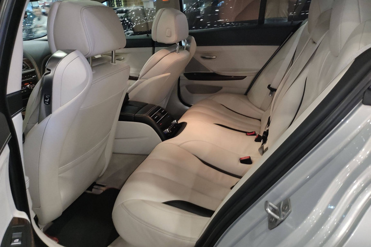 宝马6系 2016款 640i Gran Coupe中控内饰7004