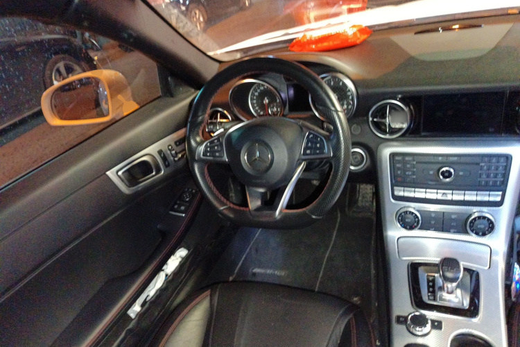 奔驰SLC 2016款 SLC 300 豪华运动型中控内饰13