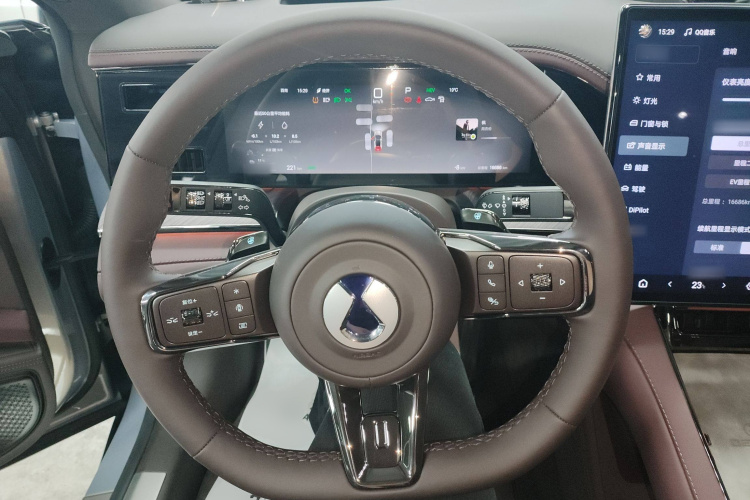 腾势Z9GT 2024款 1100四驱Max版局部细节13