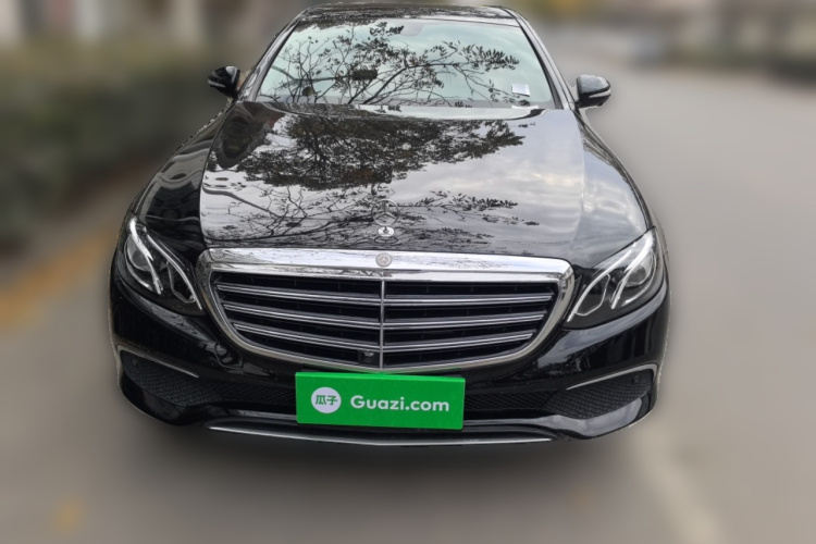奔驰E级 2018款 E 300 L 豪华型车身外观2