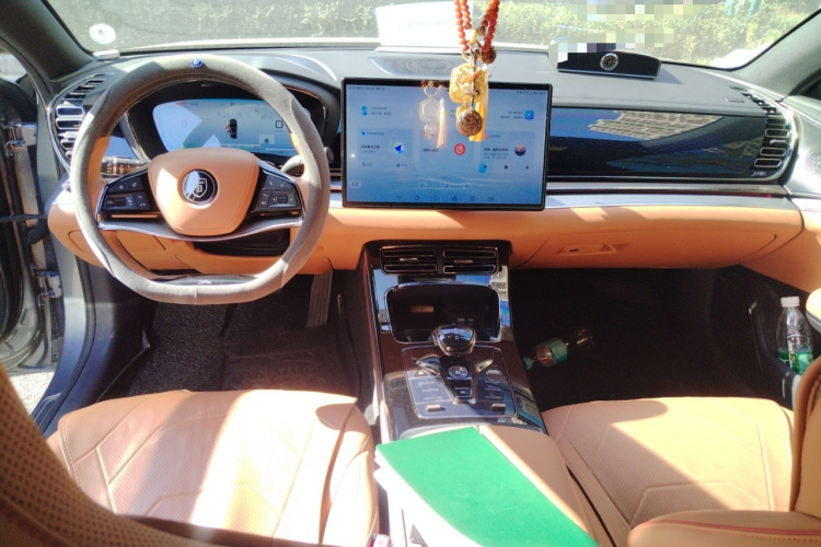 比亚迪 汉 2022款 DM-i 121KM 尊荣型中控内饰12