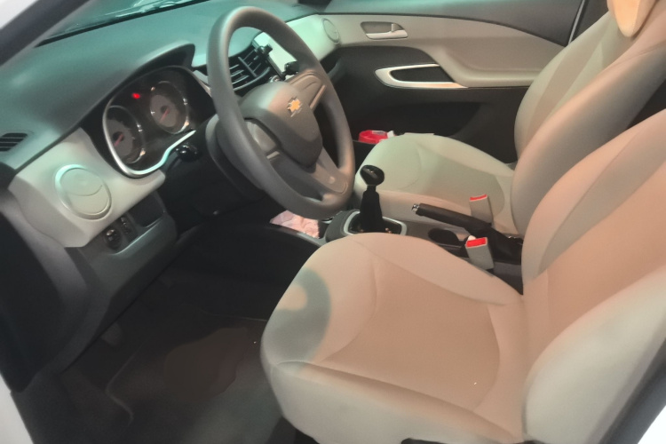 雪佛兰 2015款 赛欧3 1.5L 手动理想天窗版局部细节19