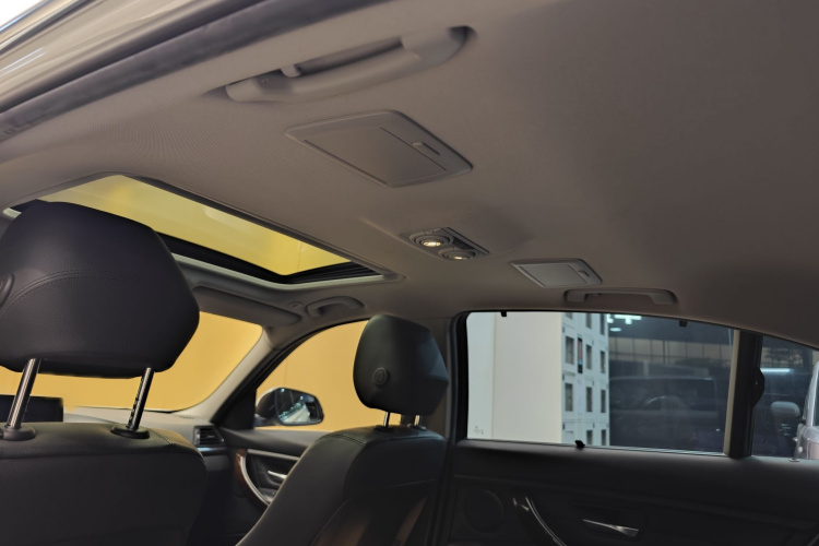 宝马3系 2015款 320Li 超悦版豪华设计套装中控内饰7008
