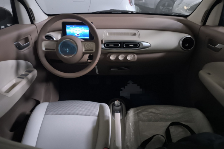 五菱汽车 宏光MINIEV 2025款 四门版 进阶款中控内饰12