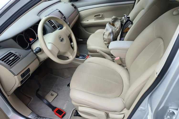 日产 轩逸 2012款 经典 1.6XE 自动舒适版局部细节19