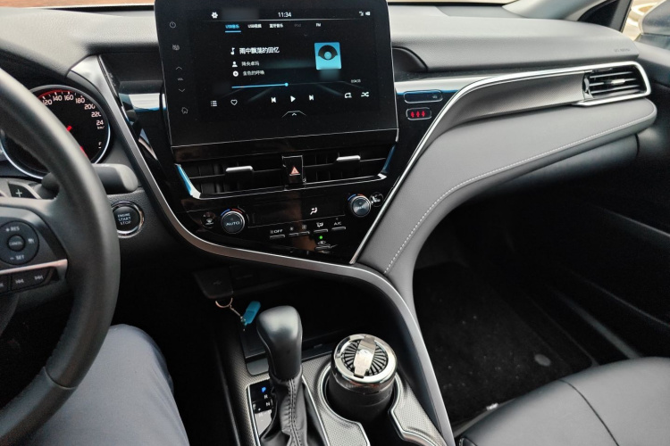 丰田 凯美瑞 2021款 2.0S 锋尚版局部细节16