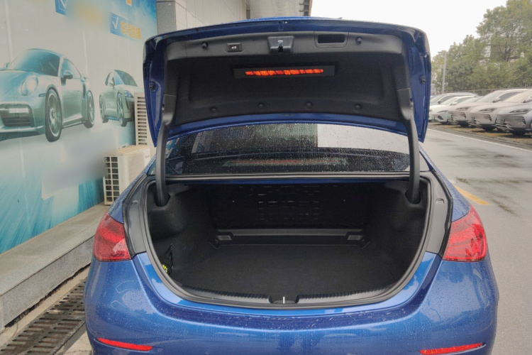 奔驰C级 2022款 改款 C 200 L 运动版局部细节23