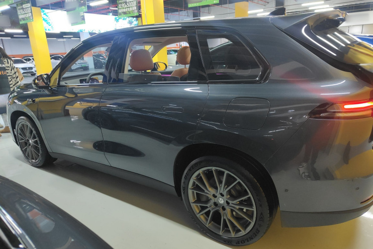 零跑汽车 零跑C10 2024款 210智享版车身外观4