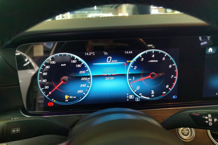 奔驰E级 2023款 改款 E 260 L 运动型局部细节14