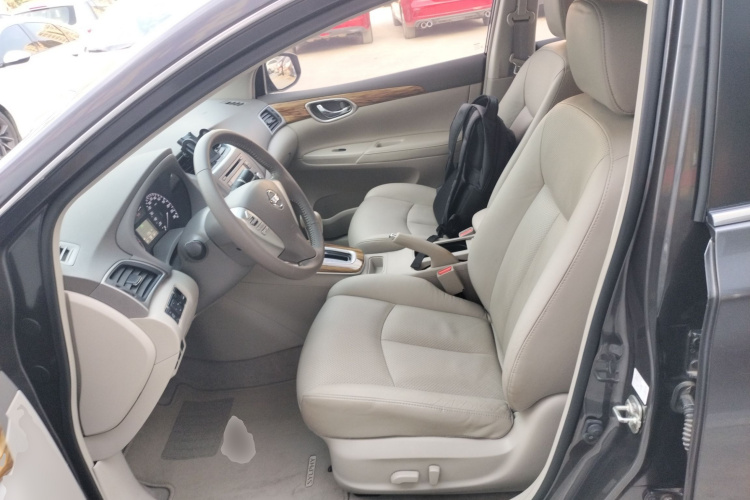 日产 轩逸 2014款 1.6XV CVT尊享版局部细节19