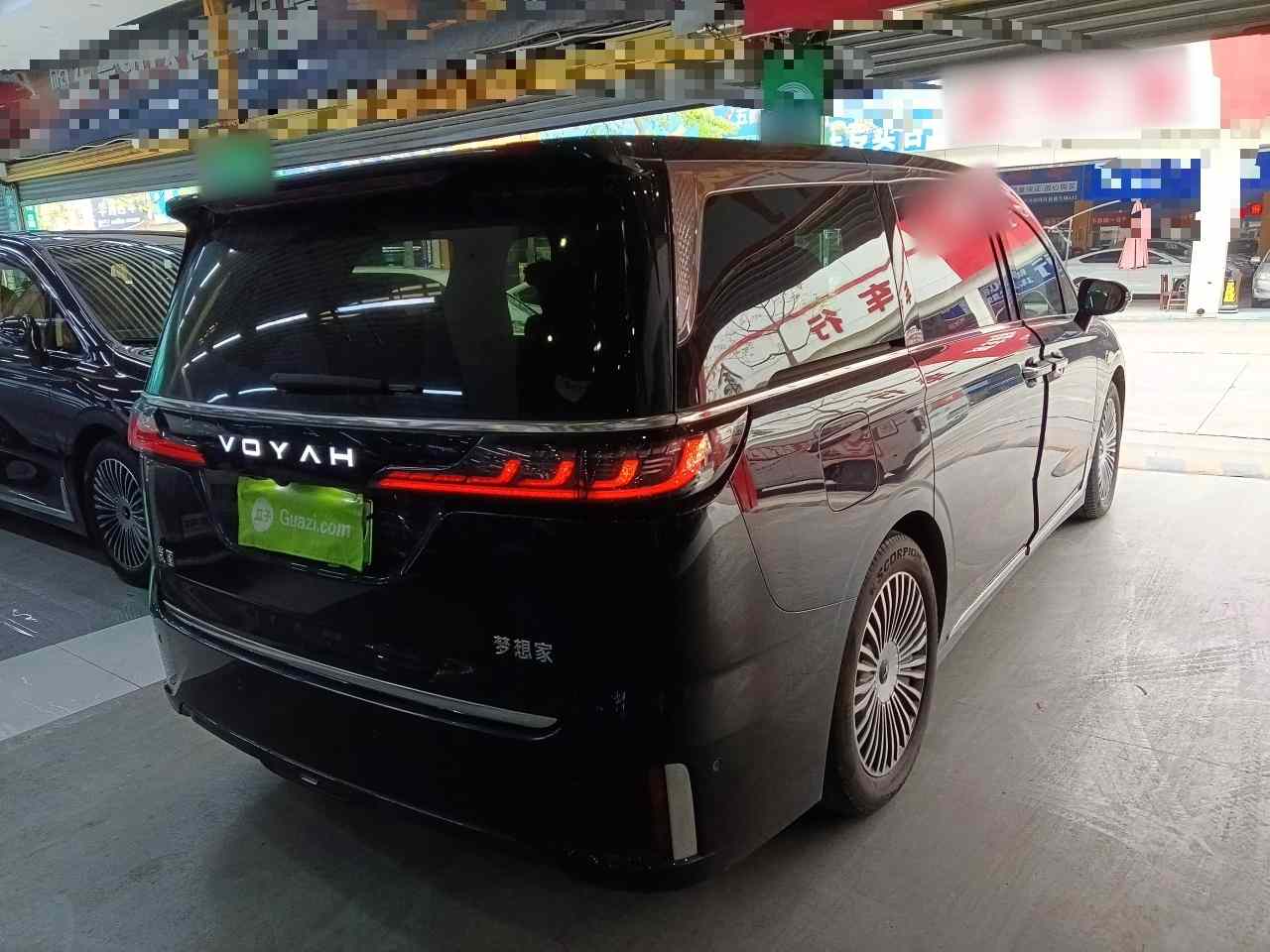 岚图汽车 岚图梦想家 2025款 PHEV 四驱旗舰鲲鹏版(4)