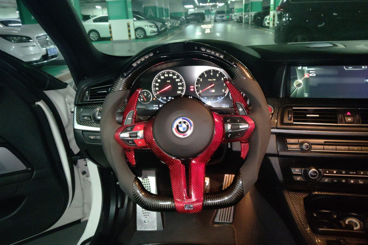 宝马M5 2012款 M5中控内饰13