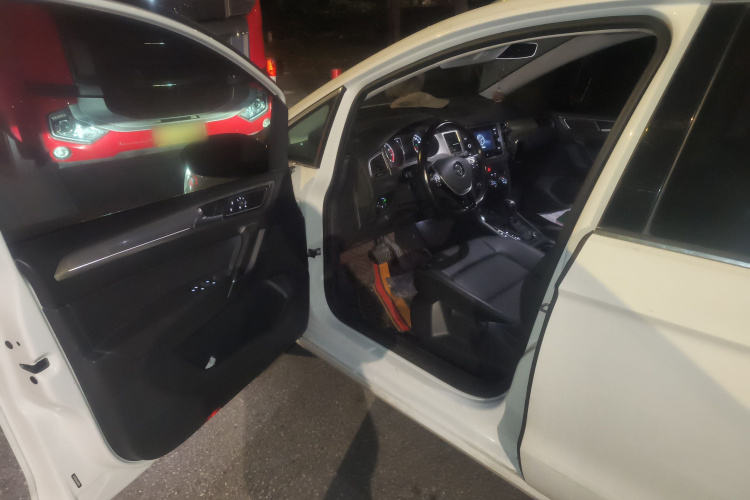 大众 高尔夫·嘉旅 2019款 280TSI 自动好奇型 国V中控内饰20