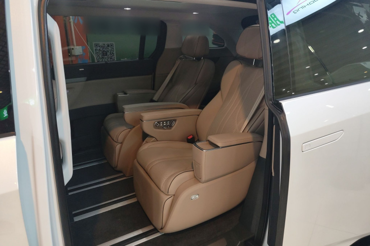 小鹏X9 2025款 740超长续航 Max中控内饰7004