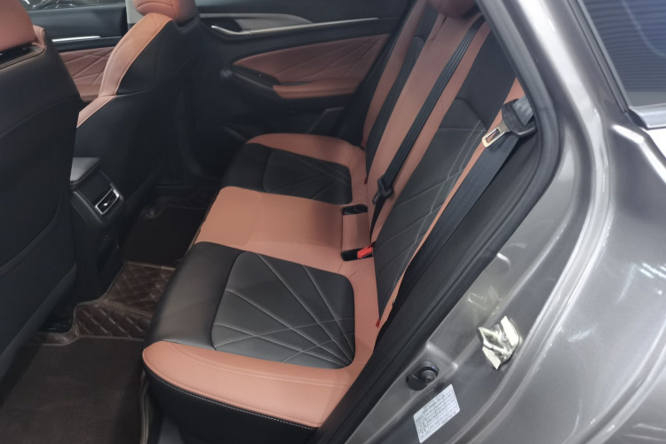长安 逸动 2023款 畅享版 PLUS 蓝鲸NE 1.4T GDI DCT尊贵版中控内饰7004