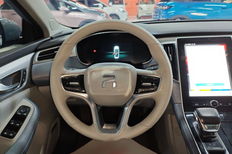 飞凡汽车 飞凡ER6 2021款 新动版 620km 智行版中控内饰13