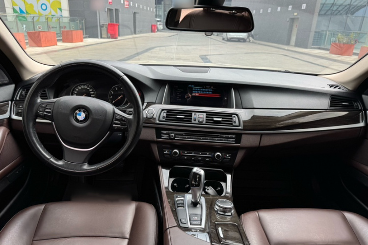 宝马5系 2017款 525Li 豪华设计套装中控内饰7004