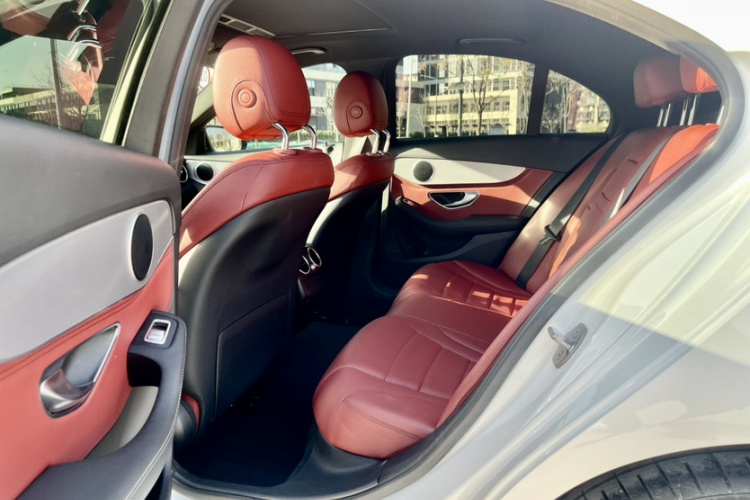 奔驰C级 2016款 C 200 运动版中控内饰7006