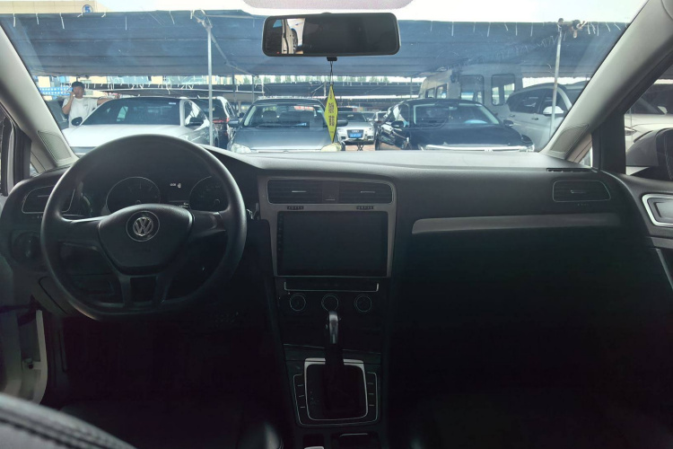 大众 高尔夫 2018款 1.6L 自动时尚型中控内饰7007