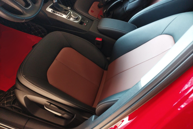 奥迪A3 2019款 Sportback 35 TFSI 进取型 国V中控内饰19