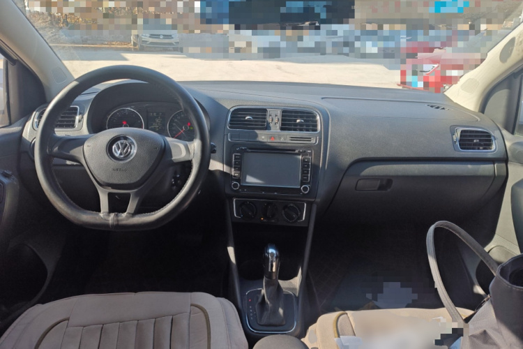 大众 Polo 2014款 1.6L 自动舒适版中控内饰12