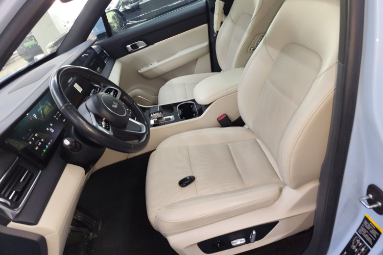 理想汽车 理想ONE 2021款 增程6座版中控内饰19