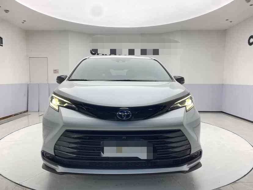 丰田 赛那SIENNA 2023款 2.5L混动 尊贵版(3)