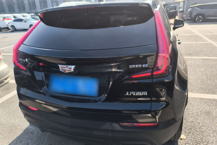 凯迪拉克XT4 2023款 28T 两驱风尚型车身外观6004