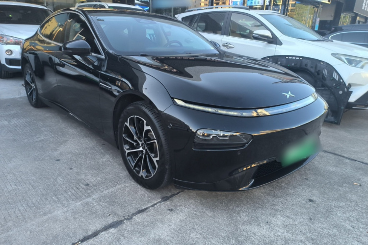 小鹏P7 2022款 480E车身外观3