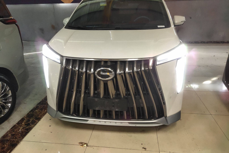 广汽传祺 传祺M8 2023款 宗师系列 400T 至尊版车身外观6001