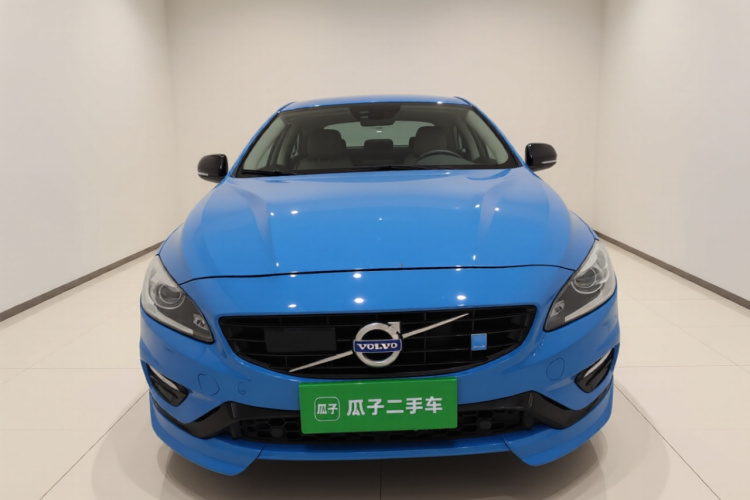 沃尔沃V60 2017款 2.0T Polestar车身外观2