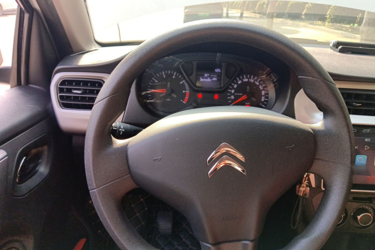 雪铁龙 爱丽舍 2018款 改款 1.6L 手动时尚型局部细节13