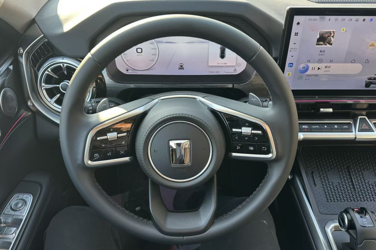 坦克400 2025款 2.4T 柴油版中控内饰7002