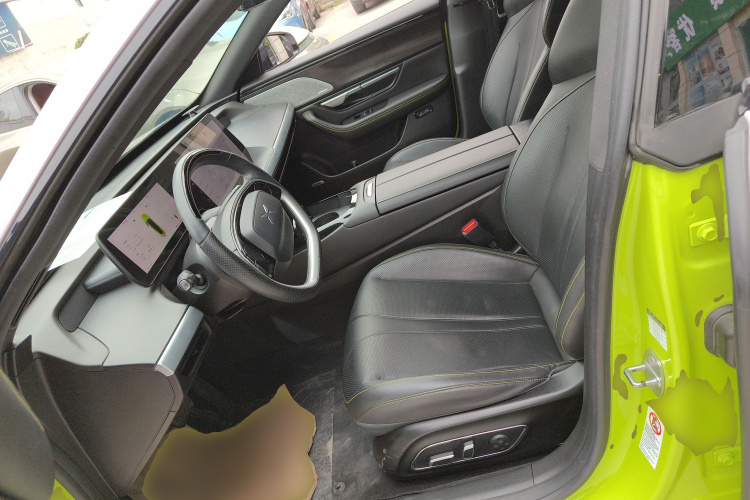 小鹏P7 2021款 670E鹏翼版中控内饰19